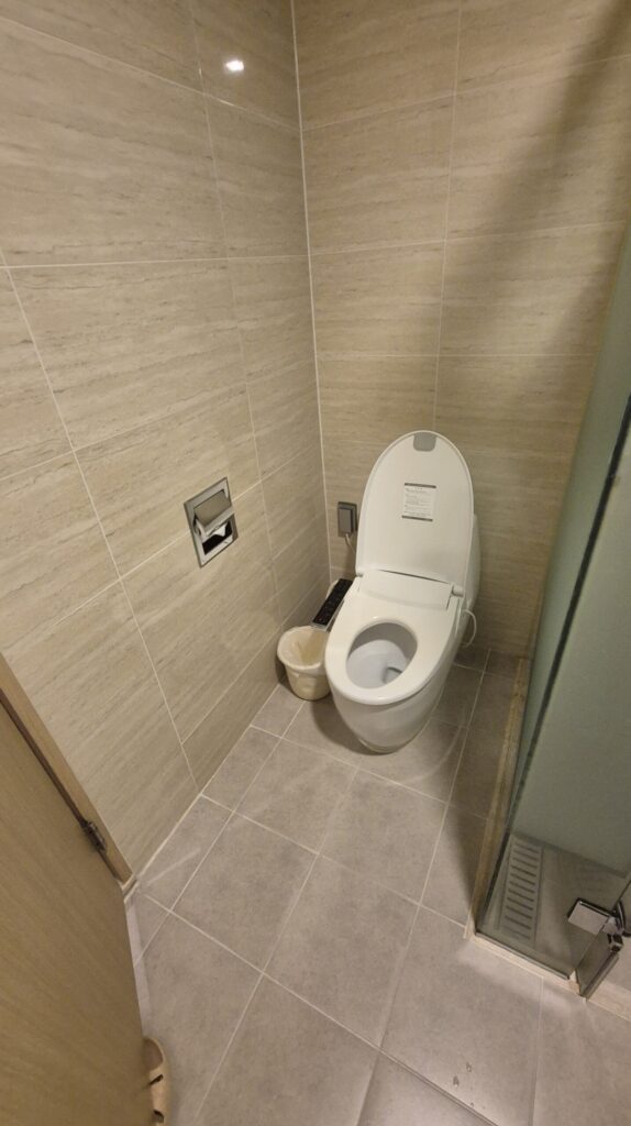 소노캄 거제 화장실 변기에는 당연히 비데 설치되어 있음.