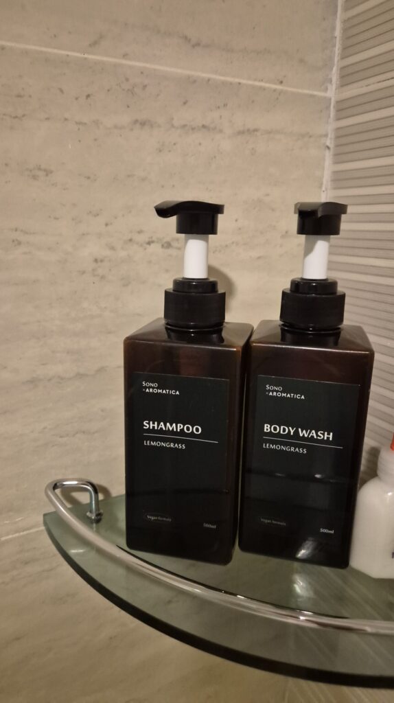 소노캄 거제 욕실 비치된 샴푸와 바디워시 제품은 아주좋음.