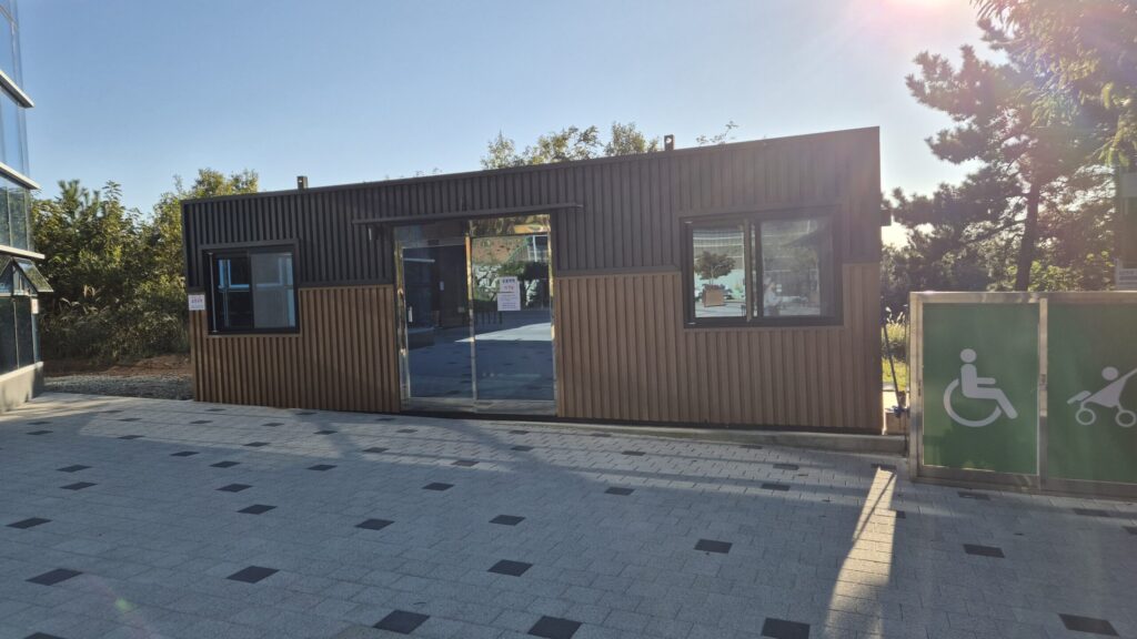 토토리역 대기실