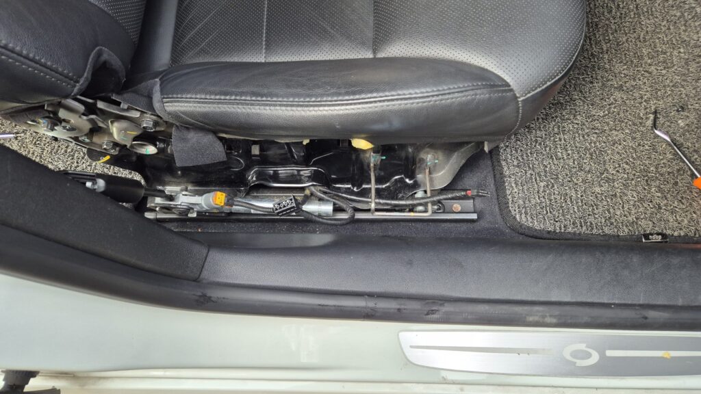 물티슈로 닦아줌