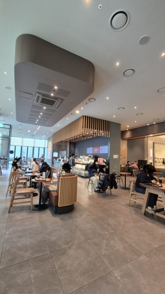 대전 유성구 NC백화점 1층 스타벅스 매장