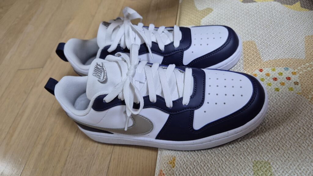 나이키 키즈 운동화 측면사진