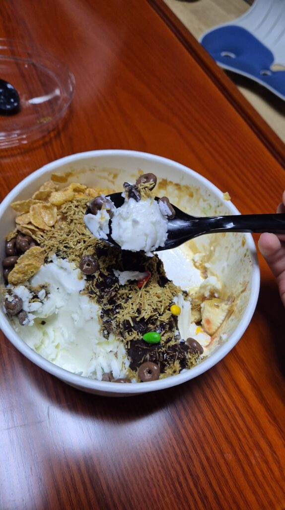 그냥 아이스크림만 먹어도 맛있음.