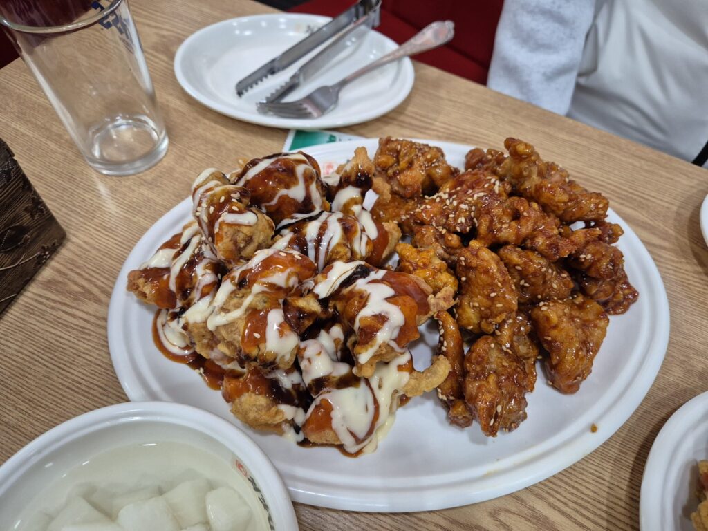 처갓집 슈프림 양념치킨 블랙라벨과 닭강정