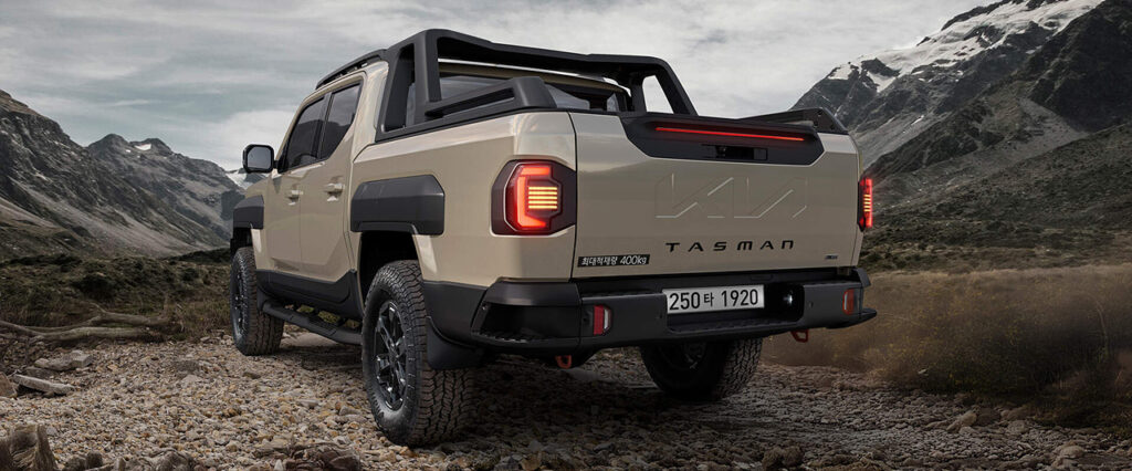 2025년형 기아 타스만 후면 외관사진