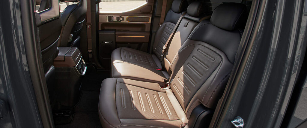 2025년형 기아 타스만 2열 시트 실내사진