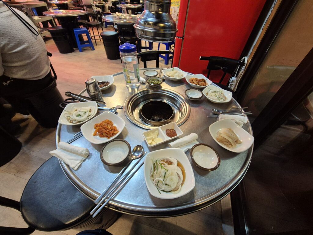 느리울한우마을 테이블