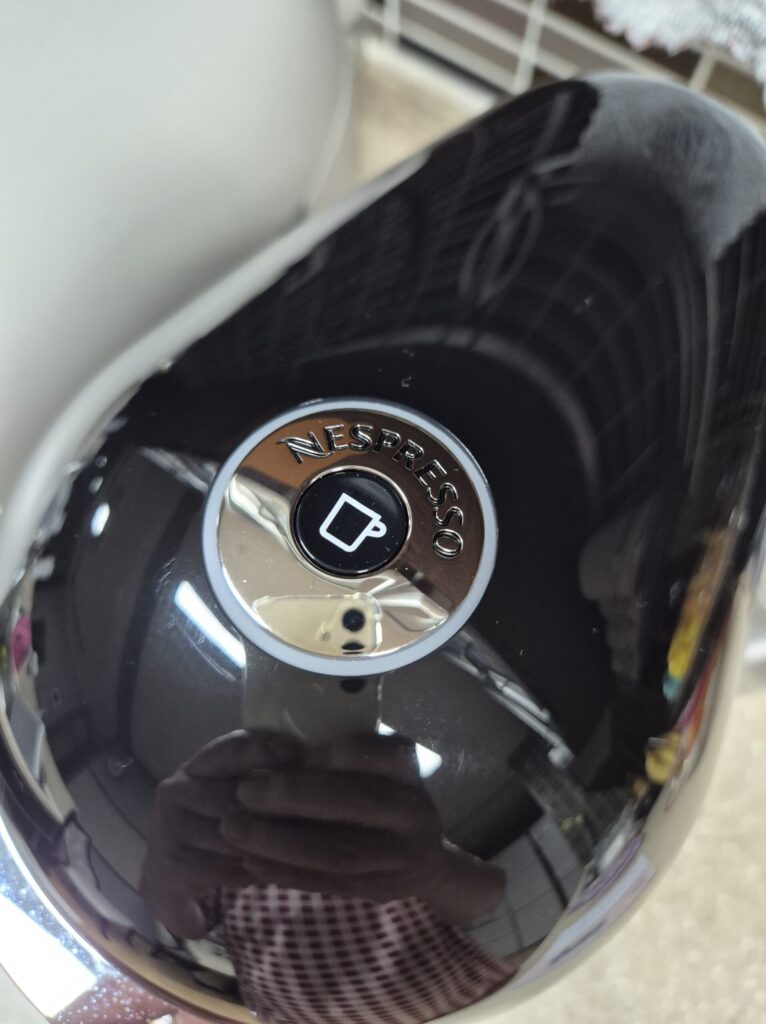 네스프레소 버츄오 플러스 전원 버튼