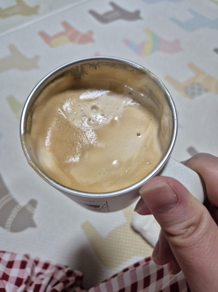 크레마가 정말 풍부한 아이스인텐소 커피