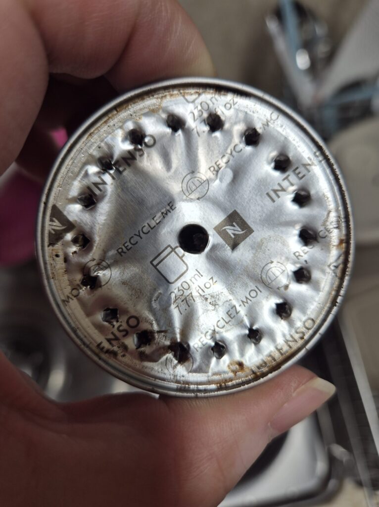 추출하고 남은 인텐소 캡슐 커피 모양