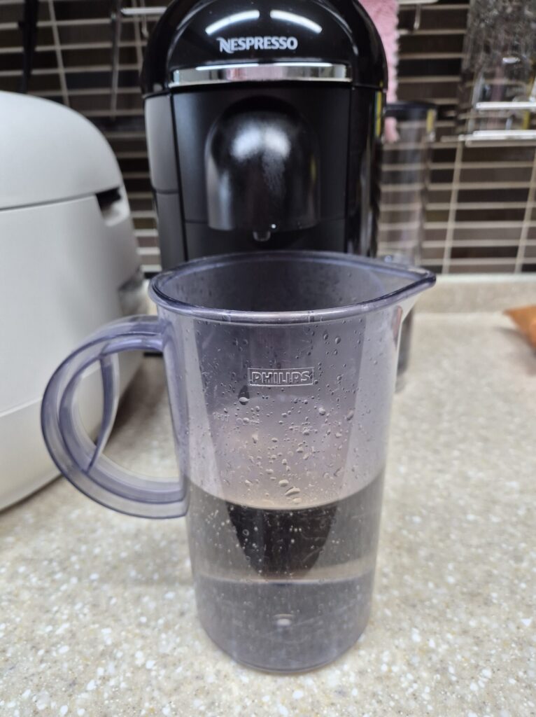 총 600미리 정도 세척 물이 나옴.