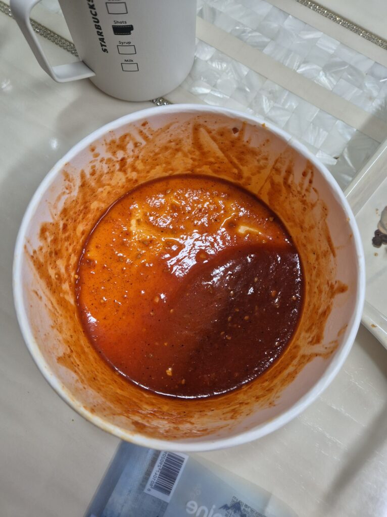 트레이더스 떡볶이 다먹음 ^^ 맛있다.