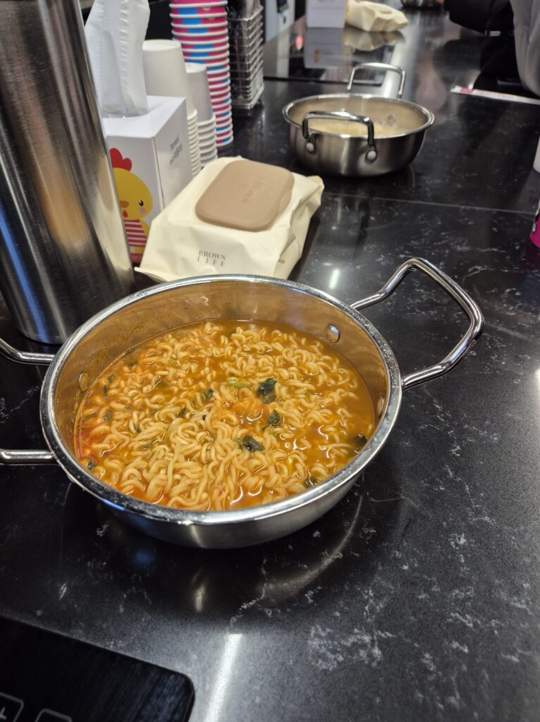 더미식 라면 시식 오징어라면