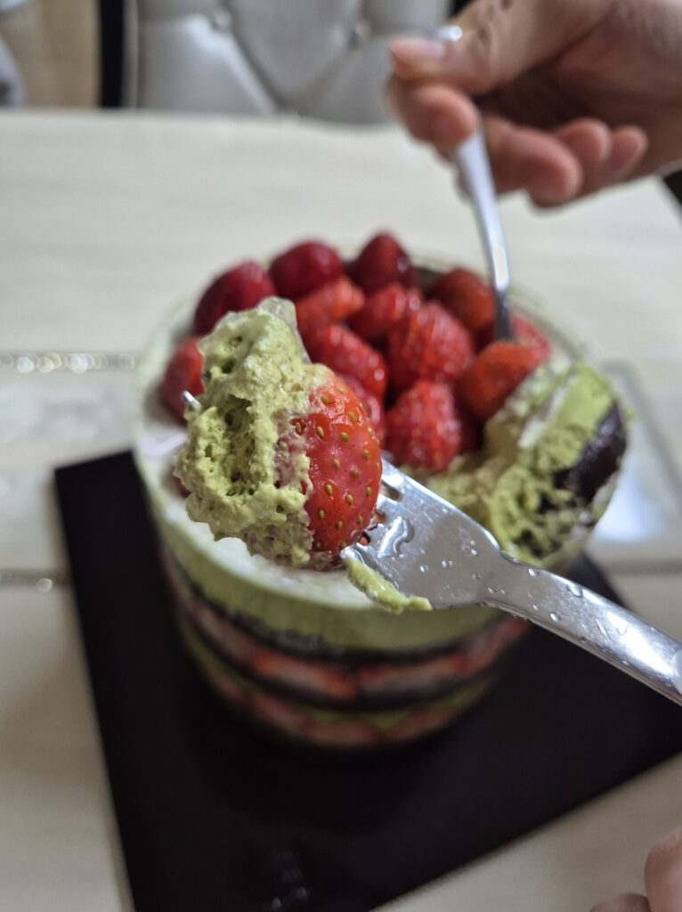 성심당 말차시루 딸기와 말차크림조화가 좋다.