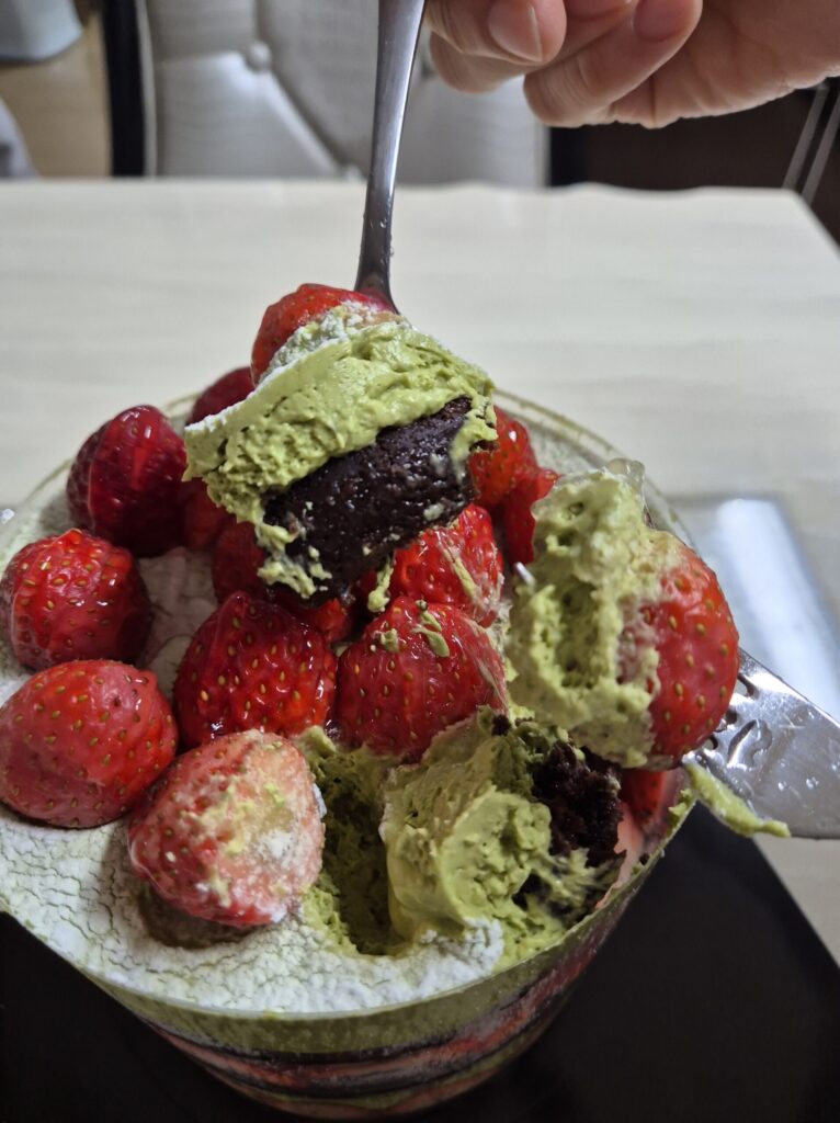 성심당 말차시루 초코시트 꾸덕해서 맛있음.