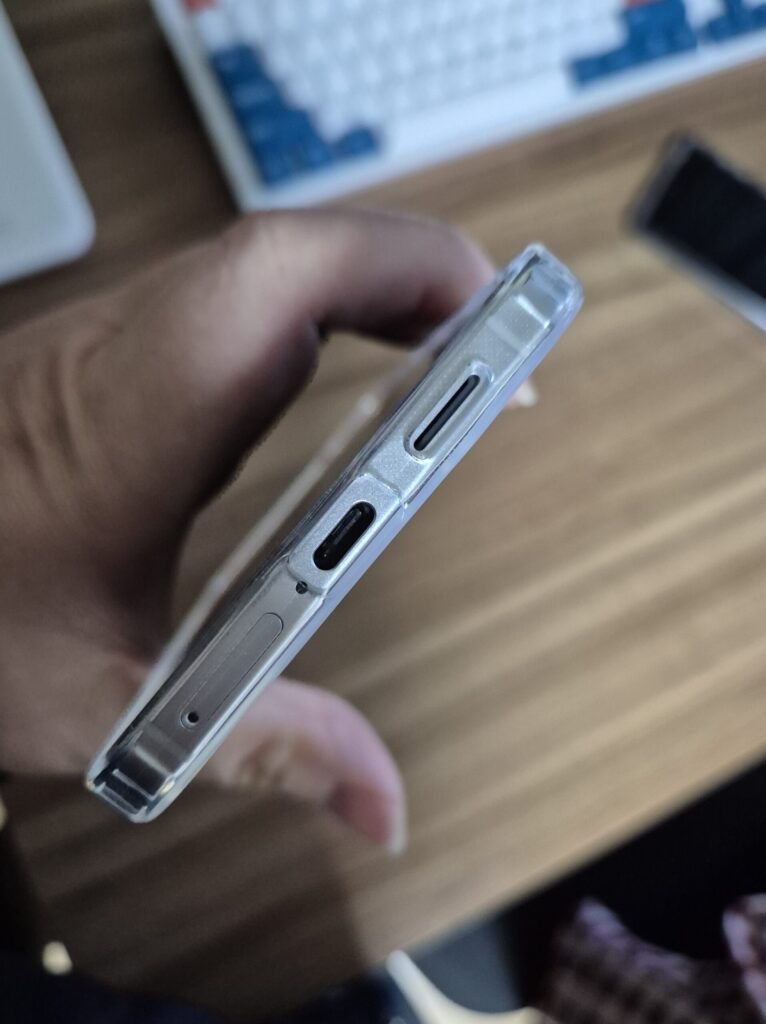 갤럭시 S25 엣지 하단사진