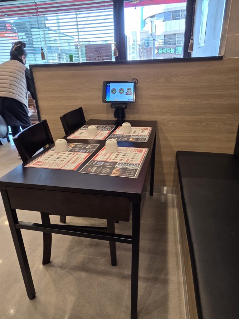 이비가짬뽕 넓은 4인 테이블