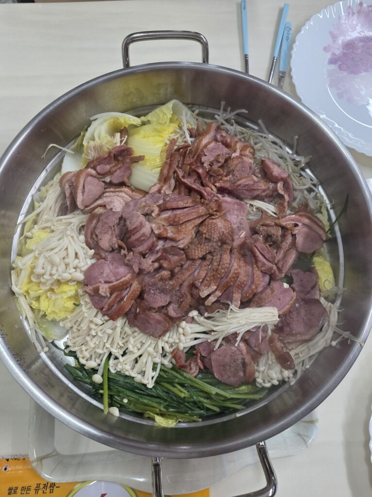 훈제오리 야채찜 준비 완료