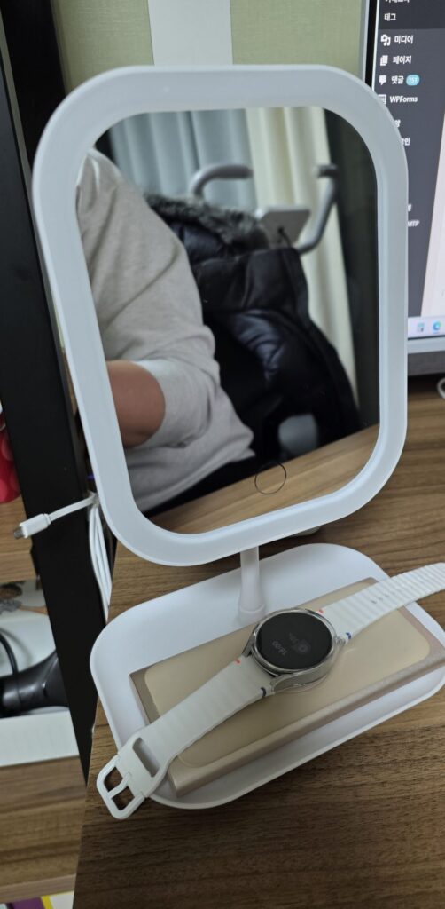 생각보다 많이 괜찮은 탁상거울