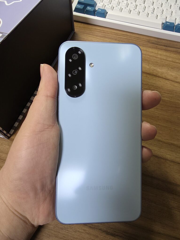 sk포켓키즈는 블루색상으로 정해져있다.