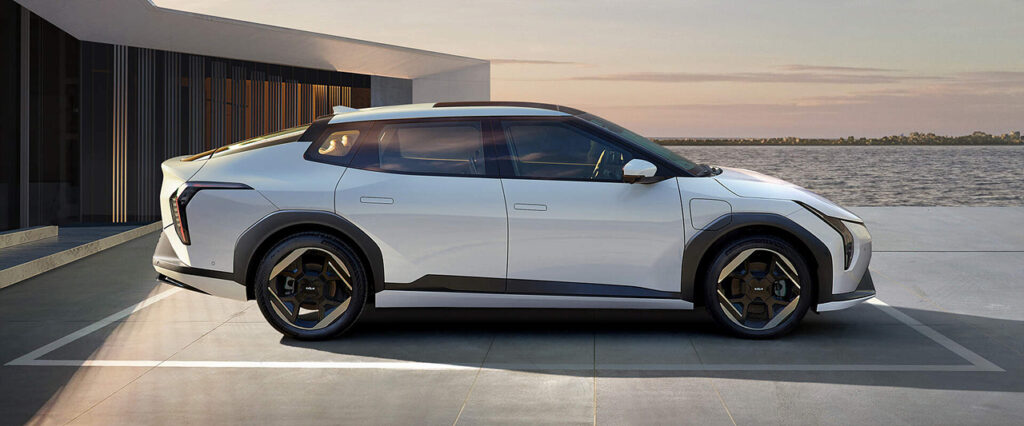 2026년형 기아 EV4 측면