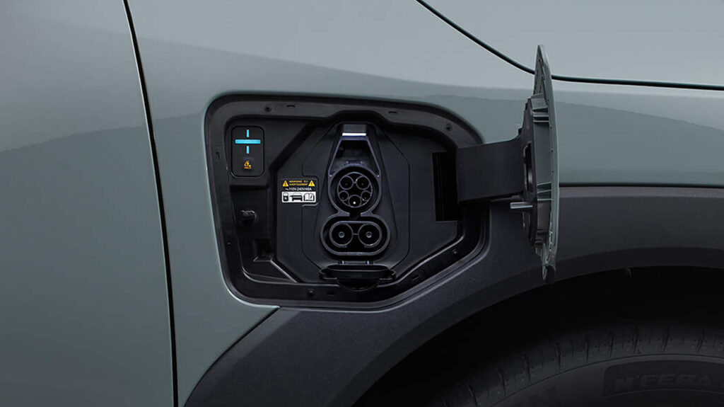 2026년형 기아 EV4 충전단자