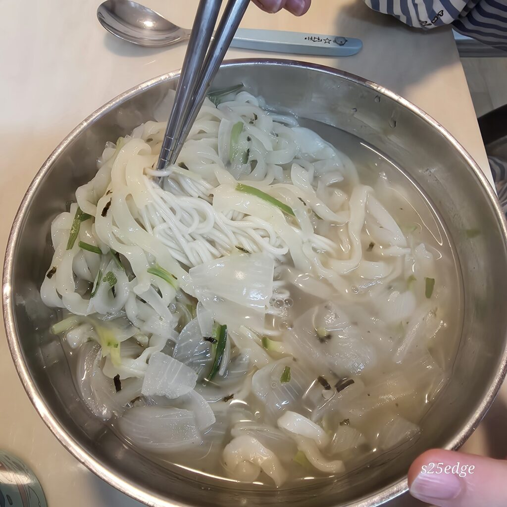 노브랜드 생칼국수 조리완료