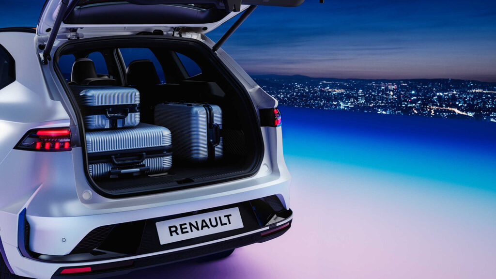 26년형 그랑 콜레오스 후면트렁크사진