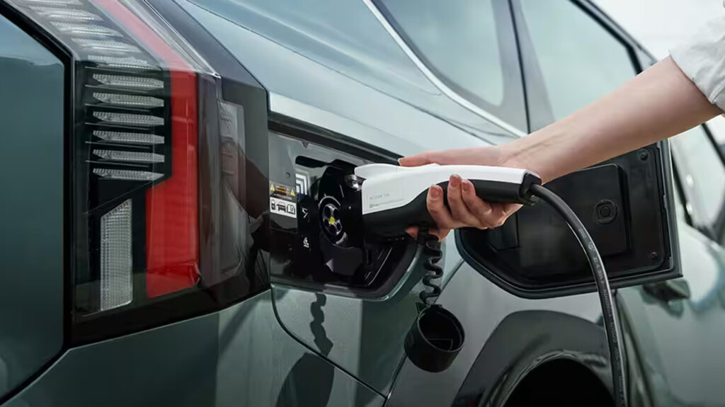 2026년형 EV9 충전단자