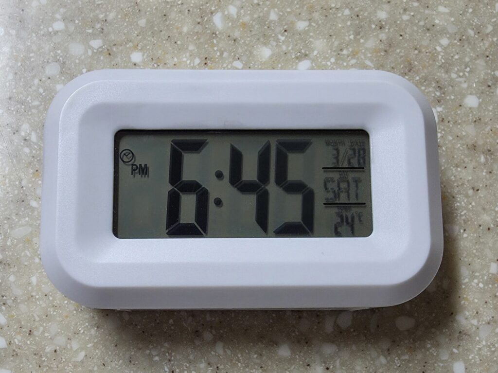 2천원 이지만 아주 요긴한 알리익스프레스 탁상시계