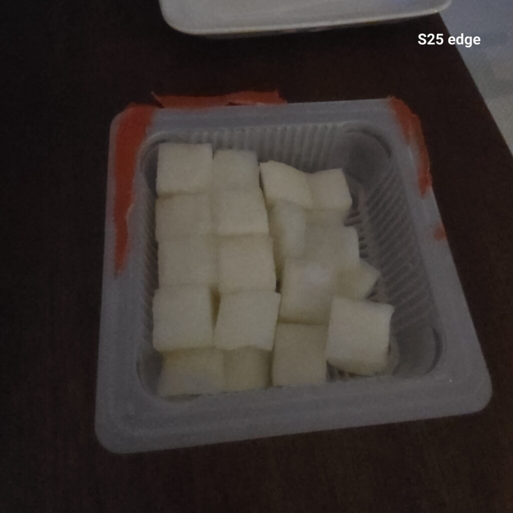 꾸브라꼬 치킨무 1개도 준비 완료