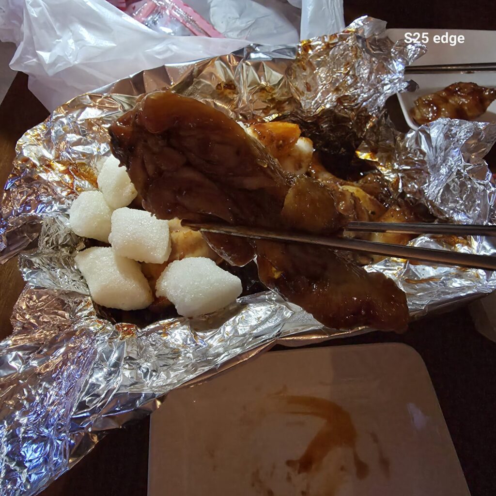 닭냄새 안내서 좋다. 맛있는 도안동 꾸브라꼬 양념꾸브