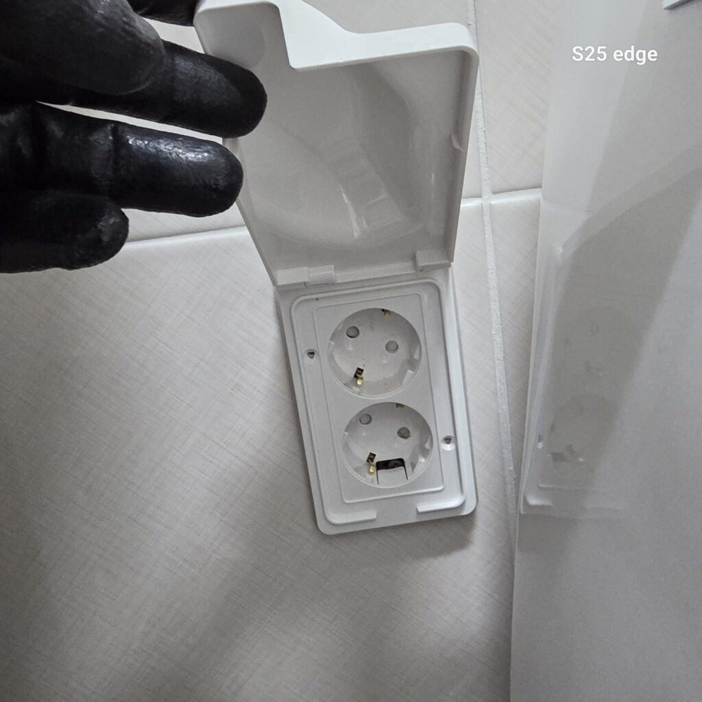 새로 교체한 방수 콘센트