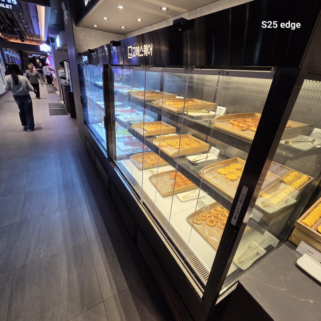 대전 고메 디저트 조각케익은 아쉬움. 타르트, 패스트리류는 맛있음.