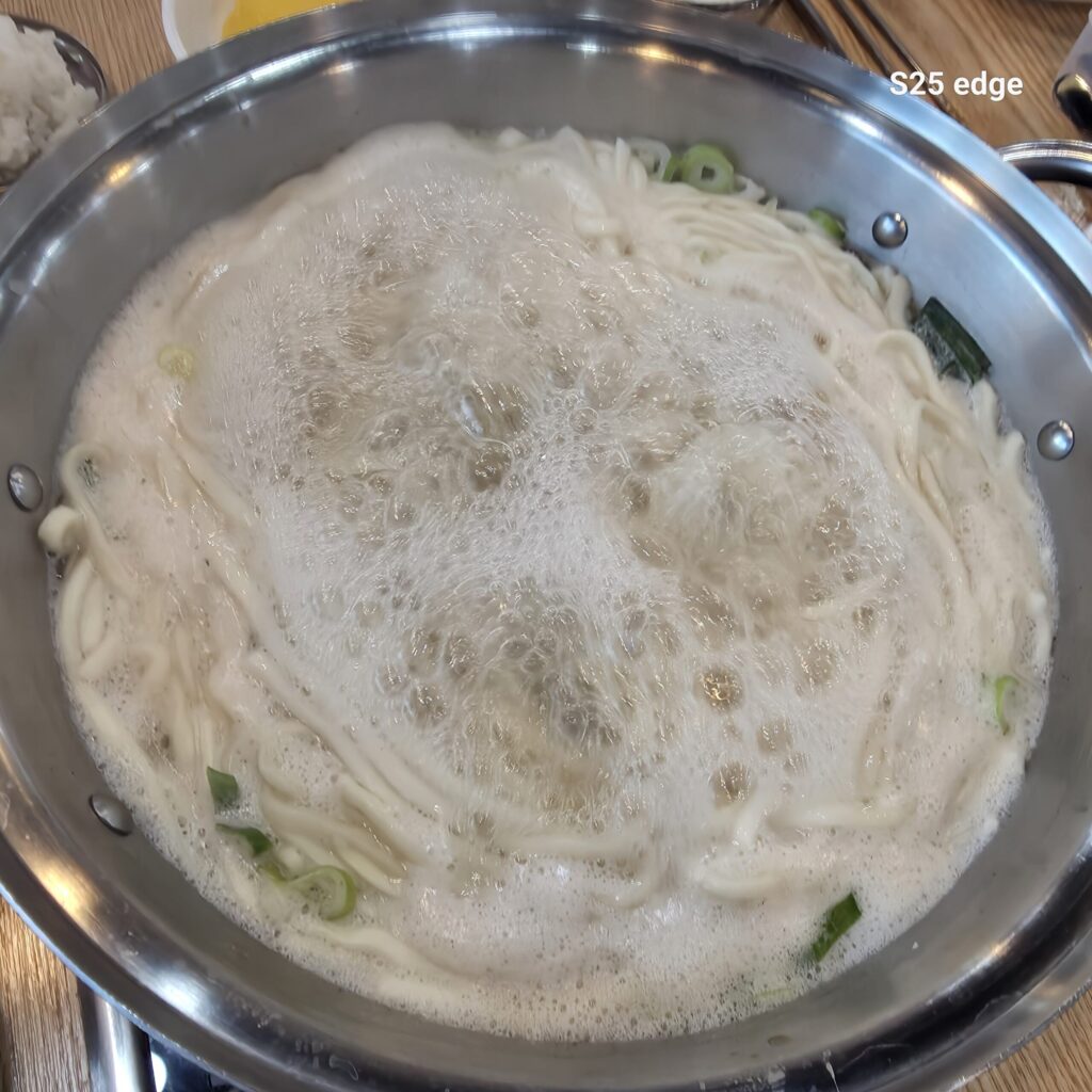 10분만 기다리면, 칼국수 완성