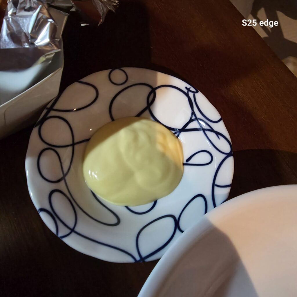 관저동 갓튀긴 후라이드치킨 갈릭소스