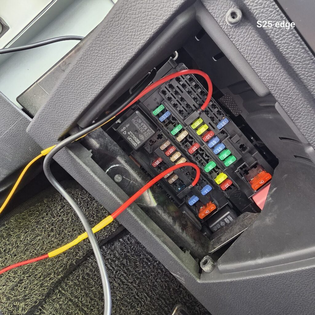 SM7 상시전원 퓨즈 블랙박스 전원선 연결 완료