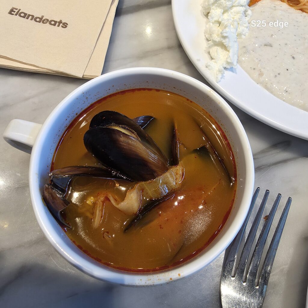 꽃게가 사라진 짬뽕 아쉽다.