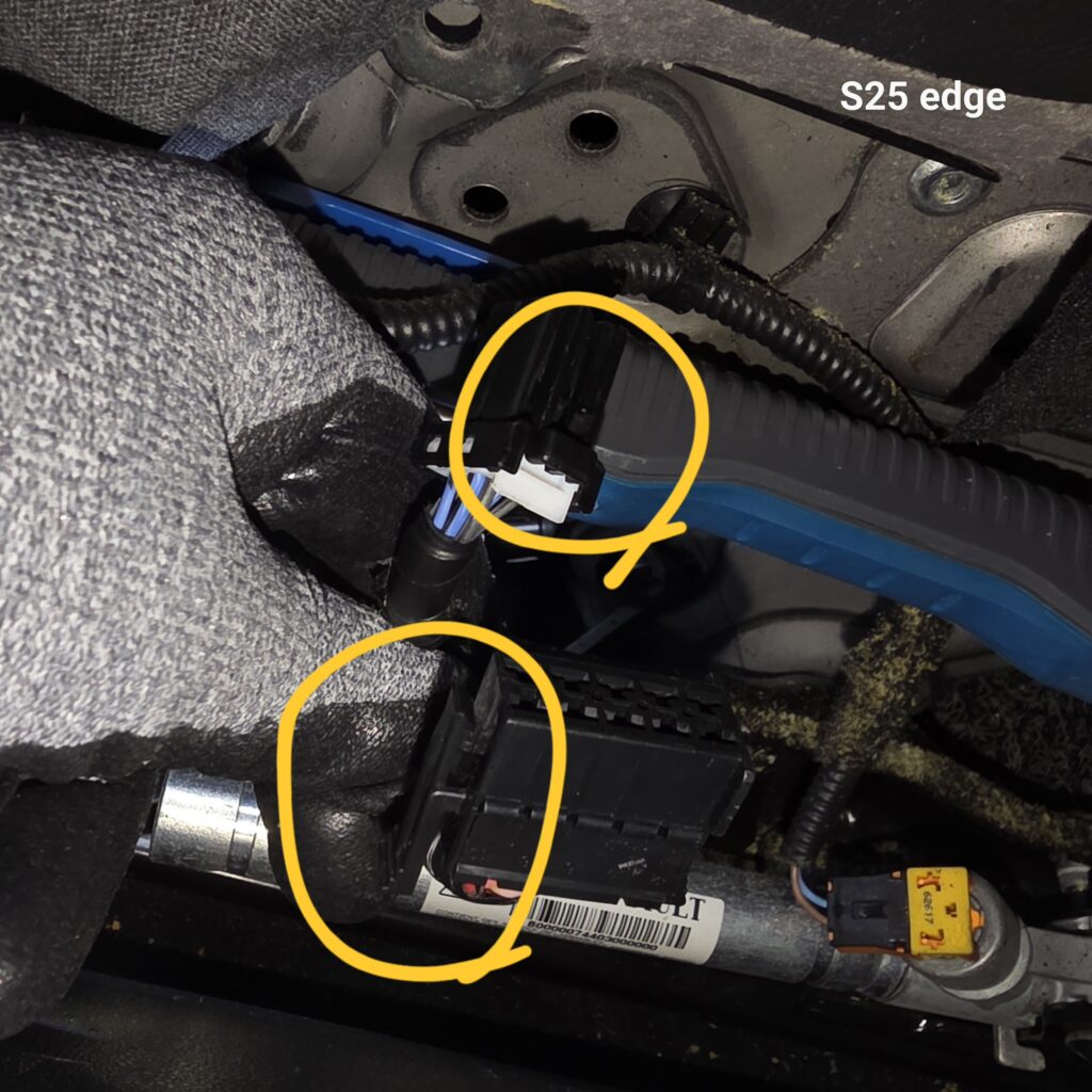SM7 시트 사이드 커버 속안 파워시트 및 메모리 시트 커넥터 분해방법