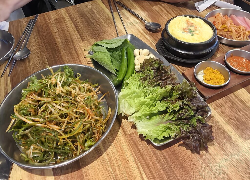 거닐다 반찬 계란찜과 파절이