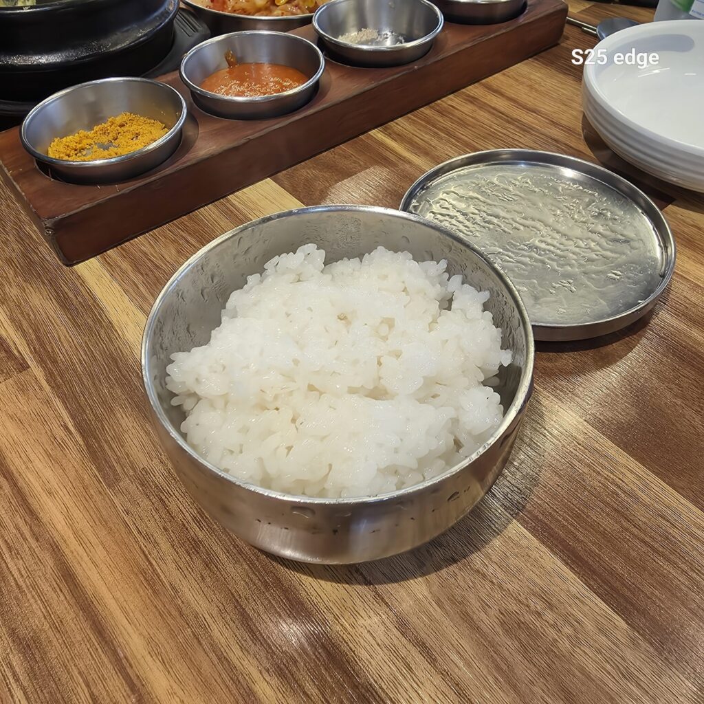 거제 거닐다 공기밥 1그릇 1천원
