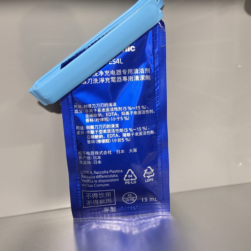 파나소닉 면도기 세척액 WES4L 보관할때는 집게를 이용하세요.