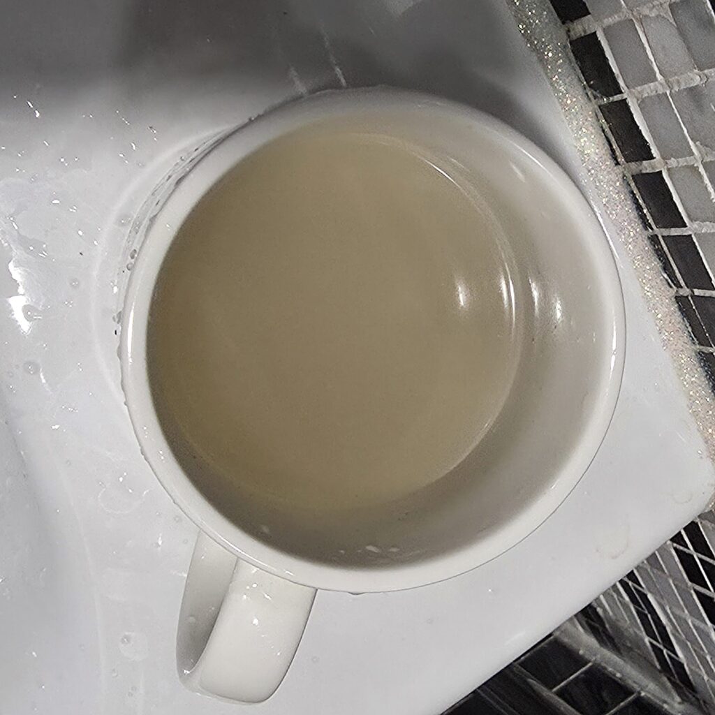 생각보다 심한 구정물이다.