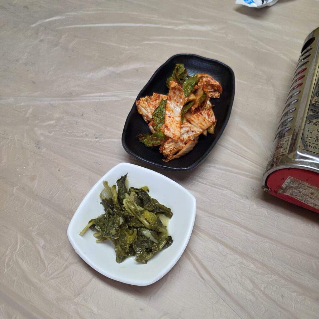 진천 맛집 쥐꼬리명당 새우탕 반찬2