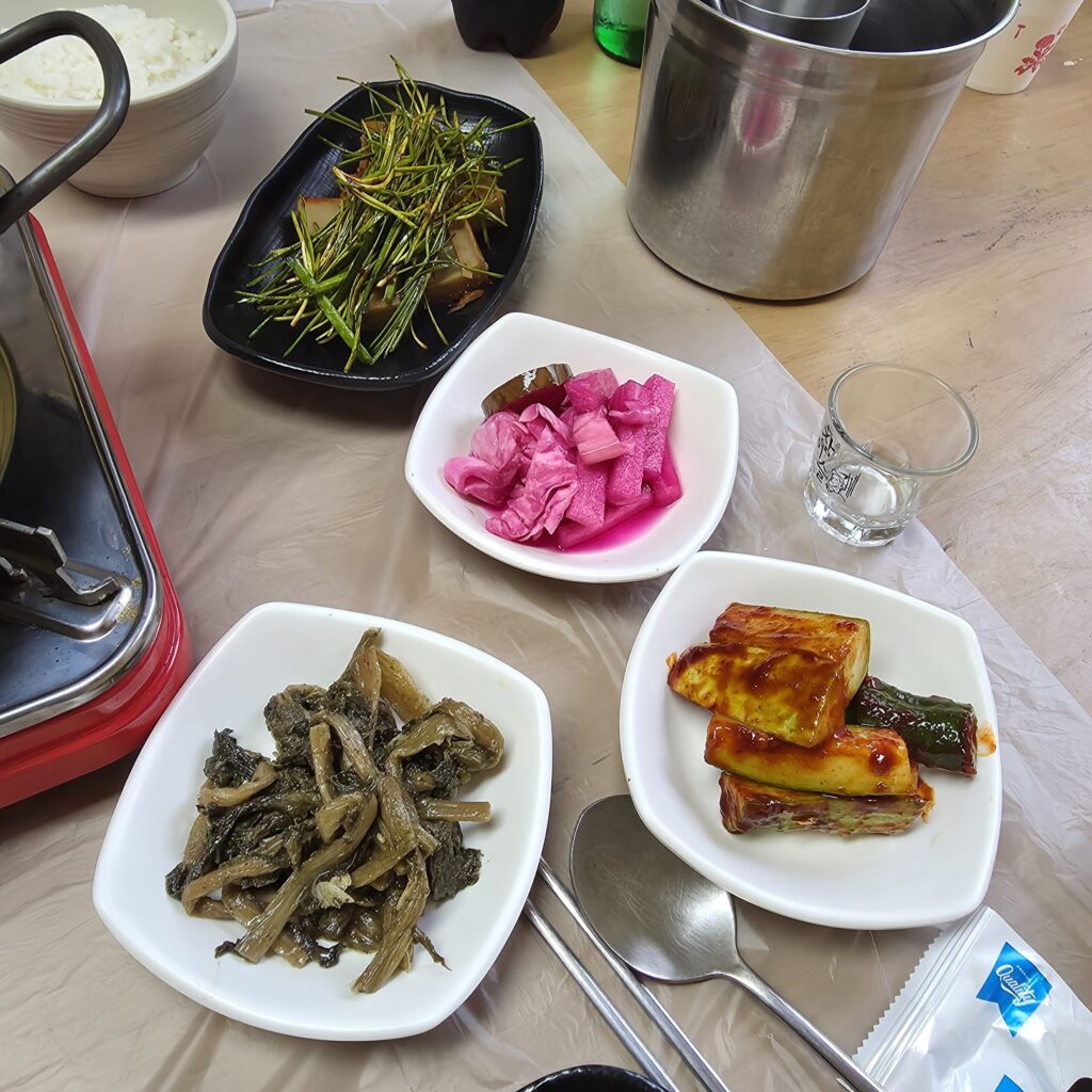 진천 맛집 쥐꼬리명당 새우탕 반찬
