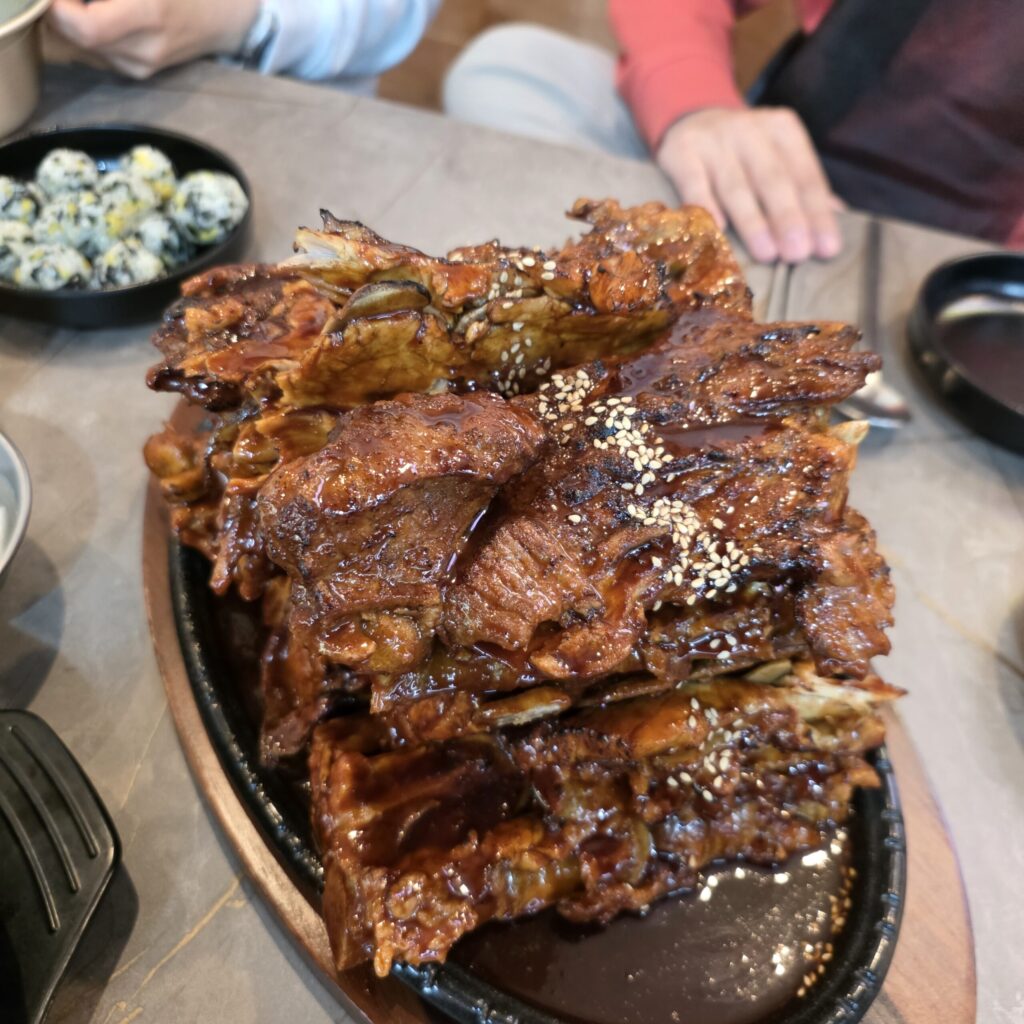 둔산동 뼈구이 중사이즈