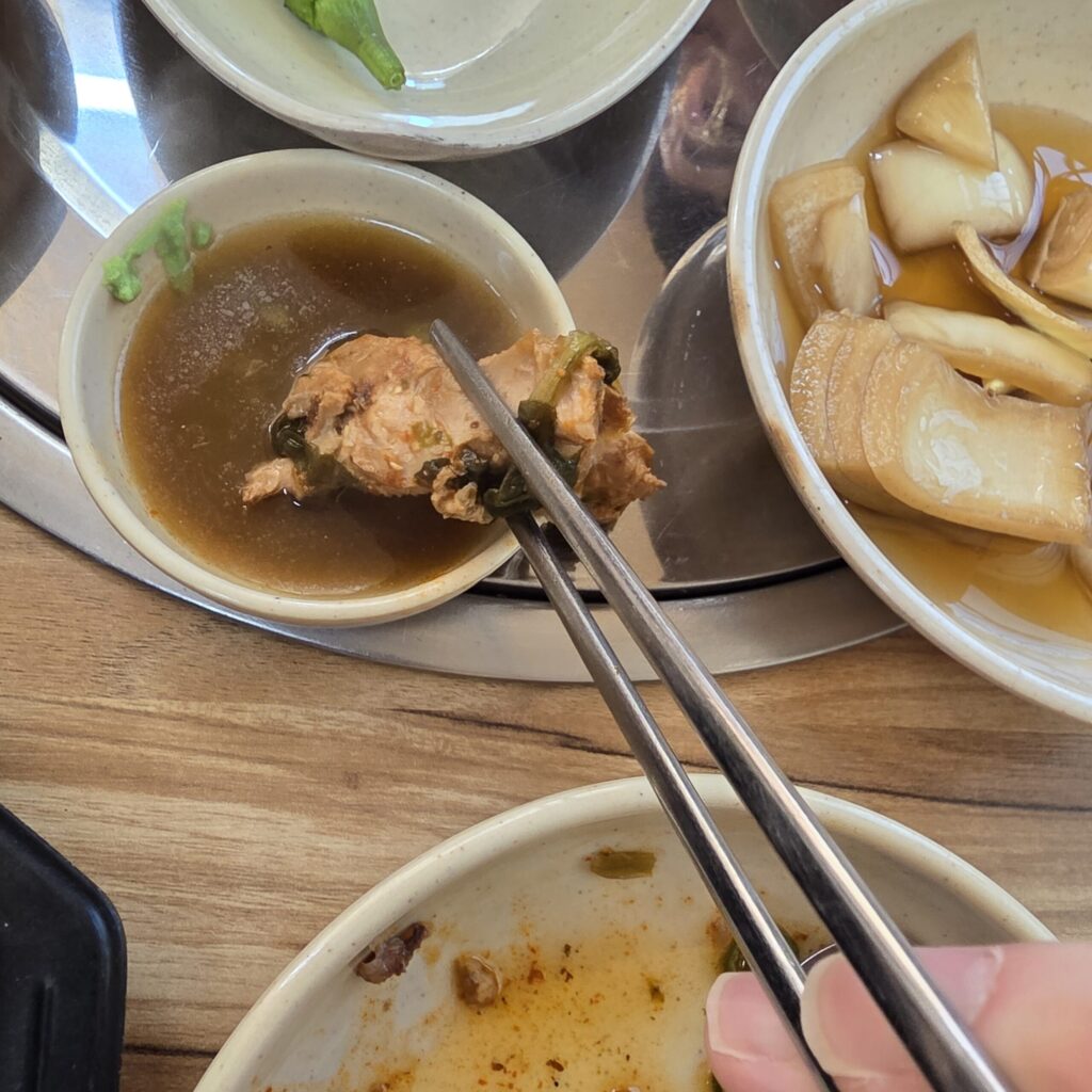 와사비 간장소스는 요청하면 주심.
